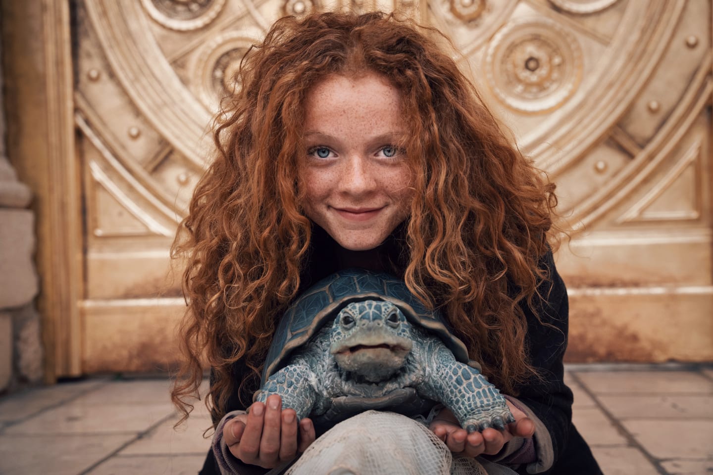 Alexa Goodall als "Momo".