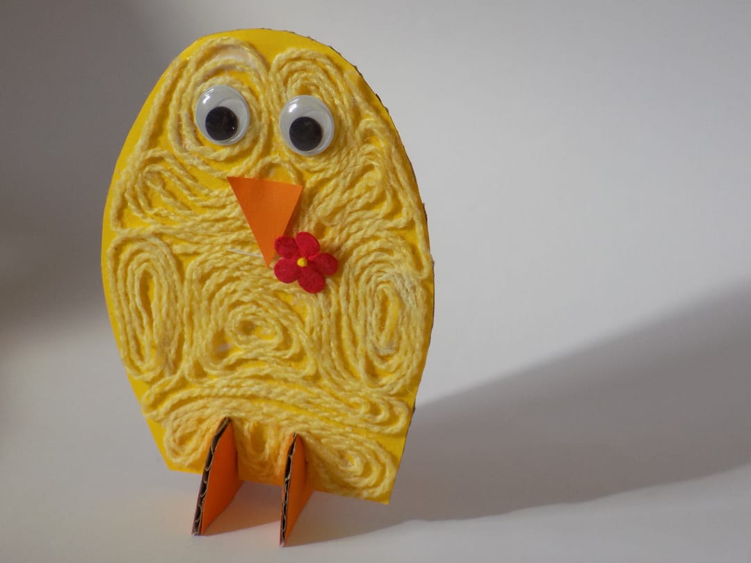 Jarní kuřátko z vlny